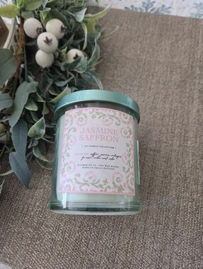 Jasmine Saffron Scented Candle - Green Glass Jar